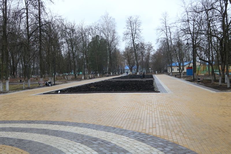 Парк в Фокинском районе Брянск. Парк железнодорожников Брянск. Парк около дворца культуры железнодорожников Брянск. Фокинский район парк железнодорожников скейт парк.