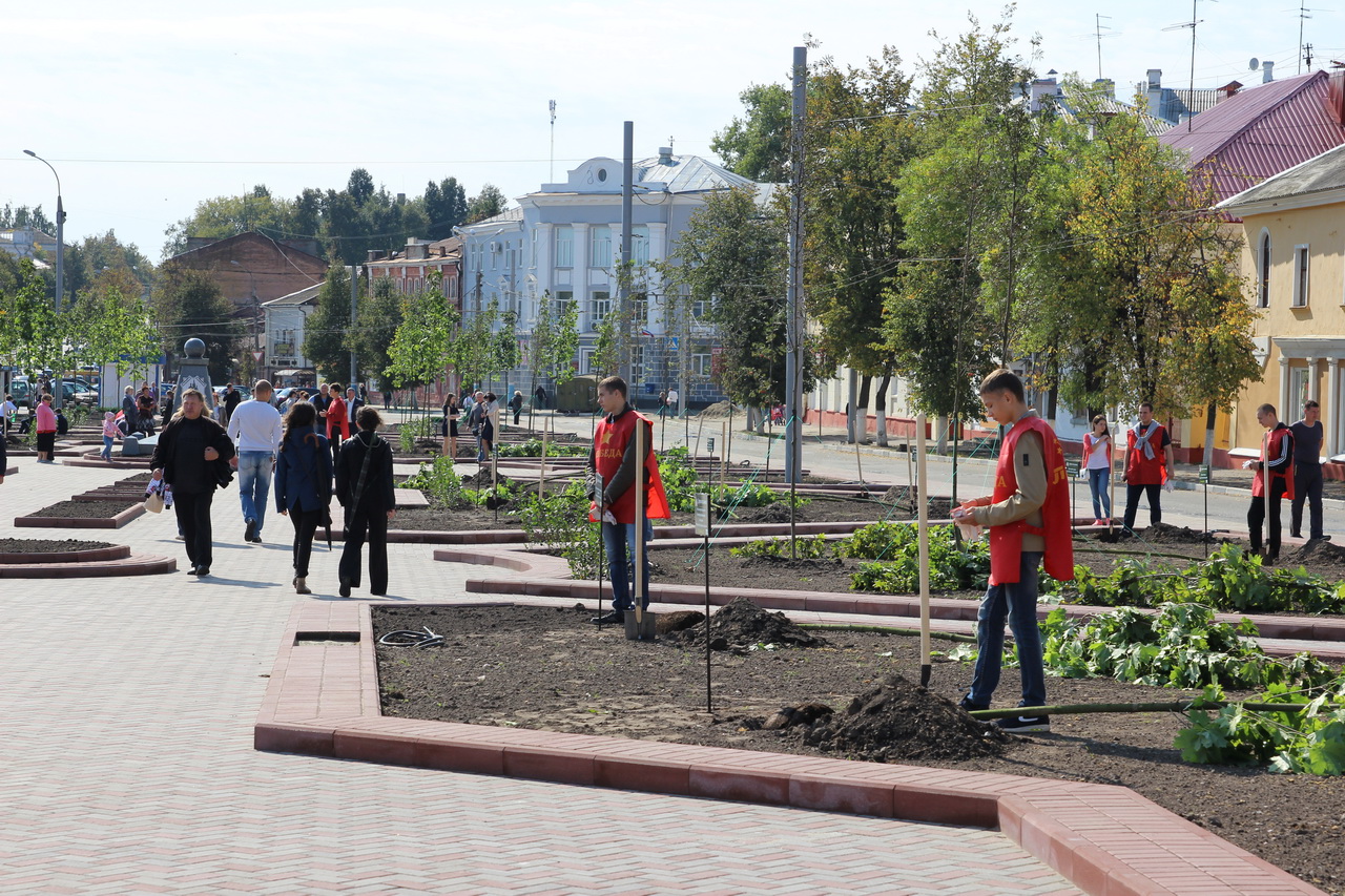 Брянск тула. Семеновский сквер Брянск. Комфортная городская среда Брянск. Семеновский сквер Брянск место нахождения. Где в Брянске сквер Семеновский.