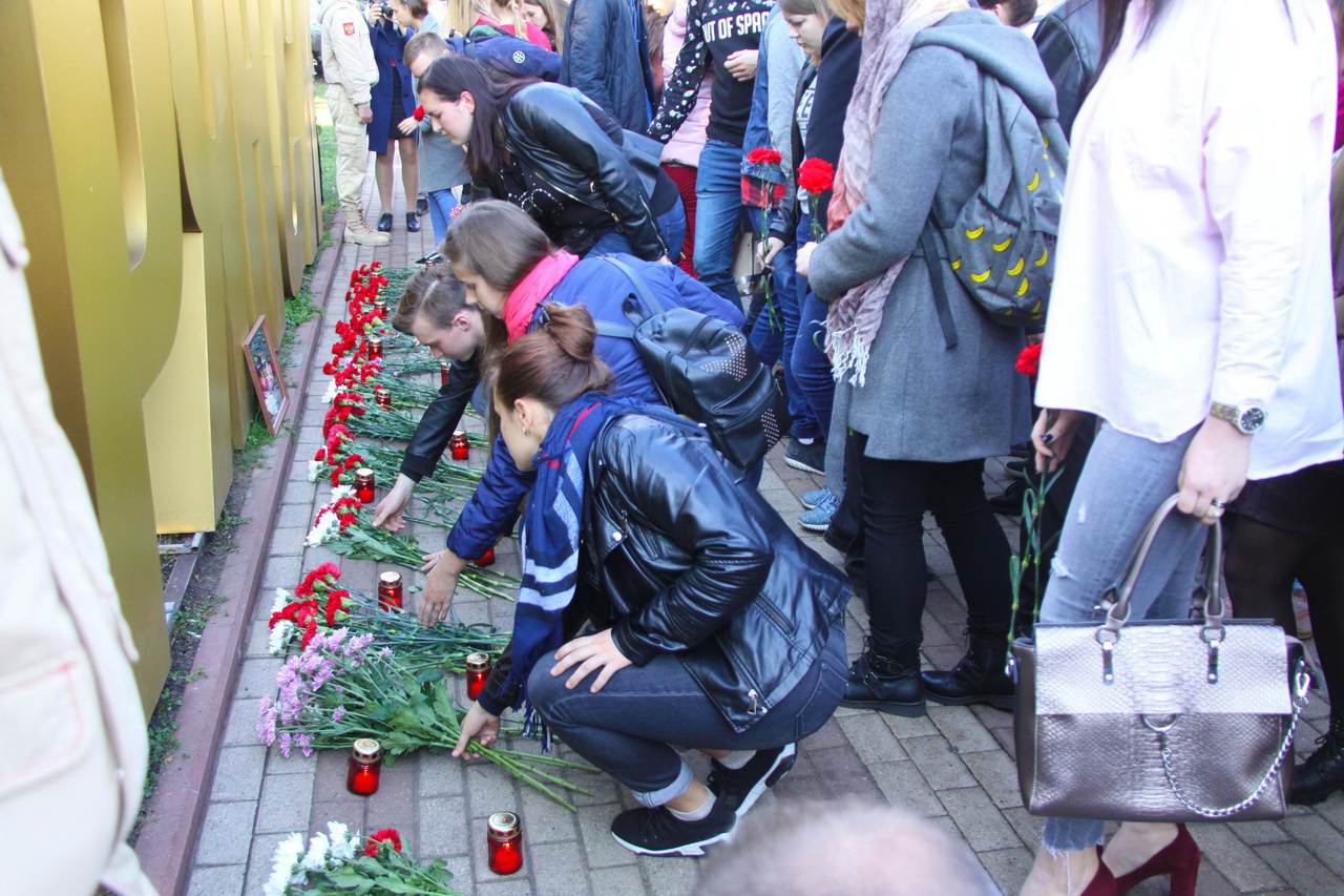 Новости г брянск сегодня. Трагедия в Брянске сегодня. Трагедия в школе Брянска сегодня. Трагедия в Брянске в школе.