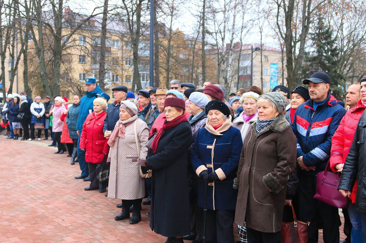 Открытие сквера. Сквер Ленина Брянск Володарский район. Сквер имени Ленина Брянск Володарский район 1987.