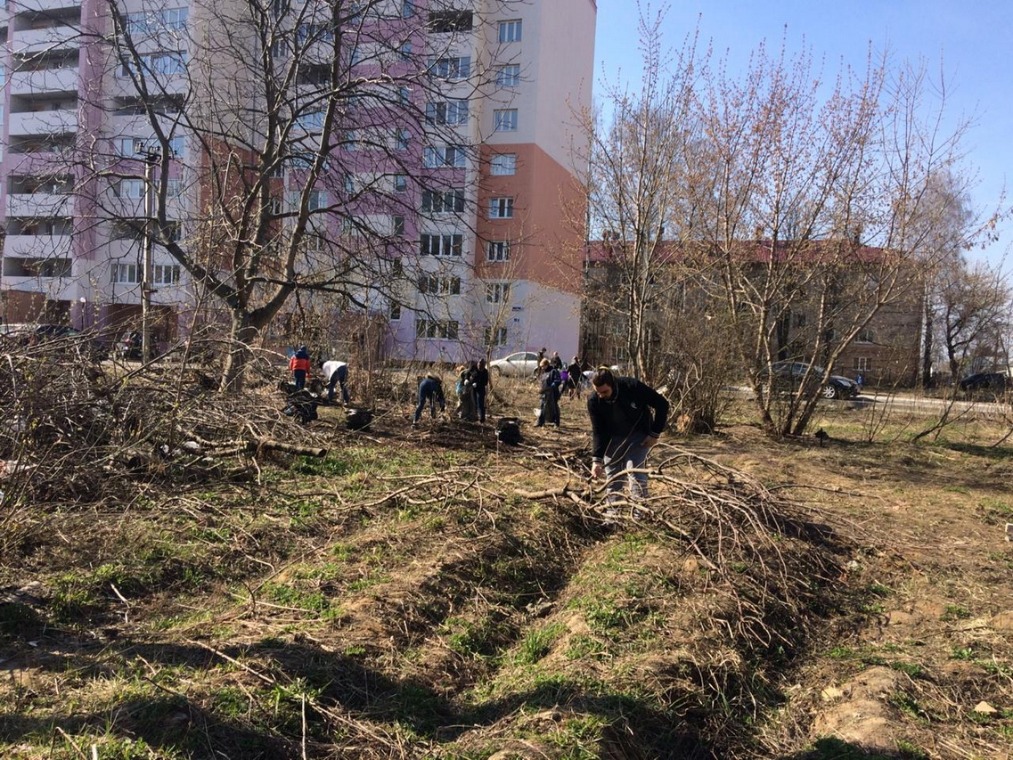 Со второго апреля. Фото месячник по благоустройству. Уборка к 9 мая. Мегаполис парк Брянск уборка.