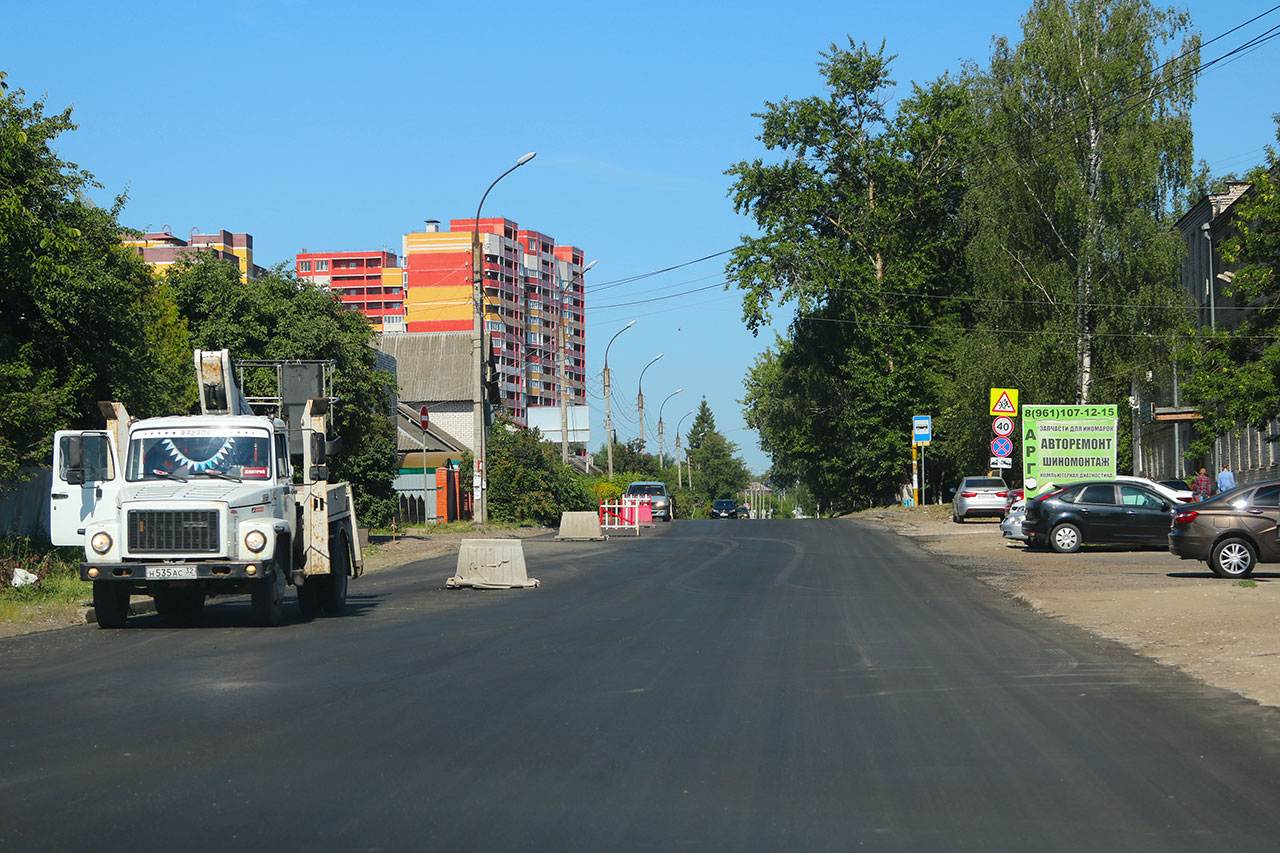 Работа в брянском районе. Брянск Советский район улицы. Спартаковская 124 Брянск. Улицы и дороги советского района. Брянск ремонт дорог на улице Советская.