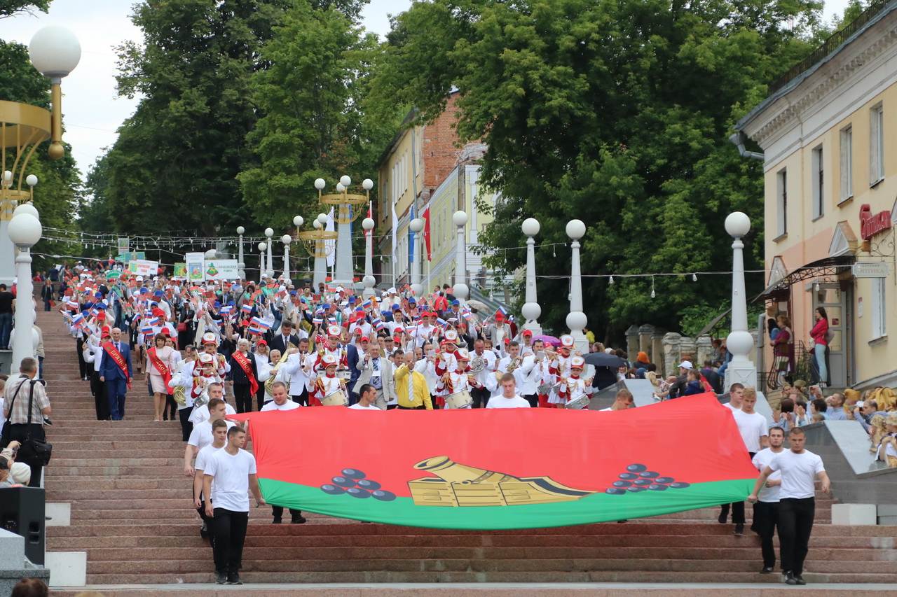 В Брянке прошёл парад городов и районов области - Брянская городская  администрация