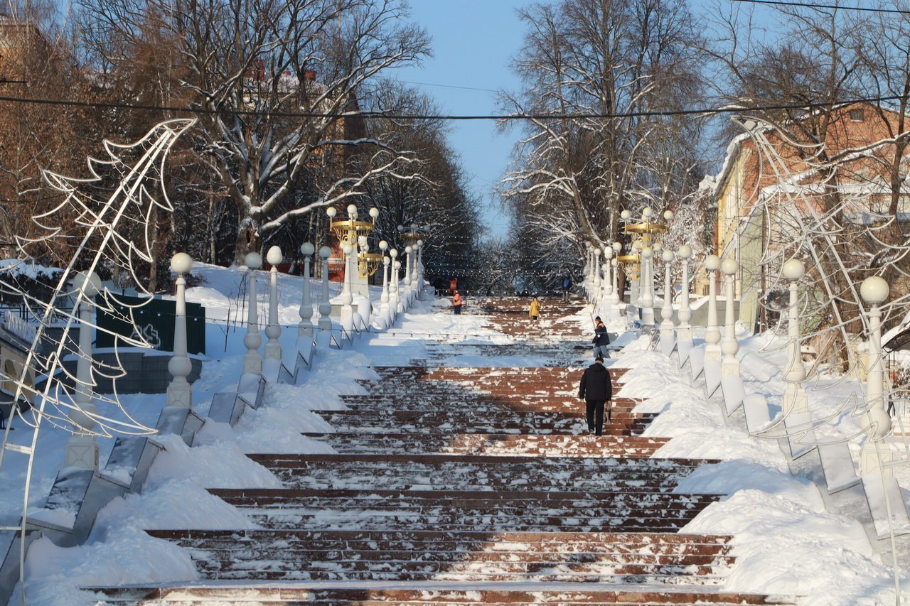 Городской округ брянск. Зимний Брянск фото. Снег в Брянске фото. Школа 13 Брянск фото зимой. Брянск бежискираяонзима фото.