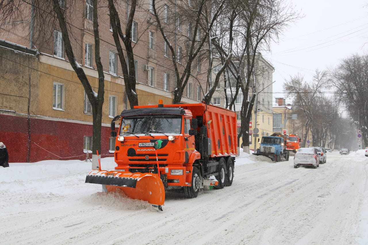 В Брянске устраняют последствия циклона «Волькер» — Брянская городская  администрация