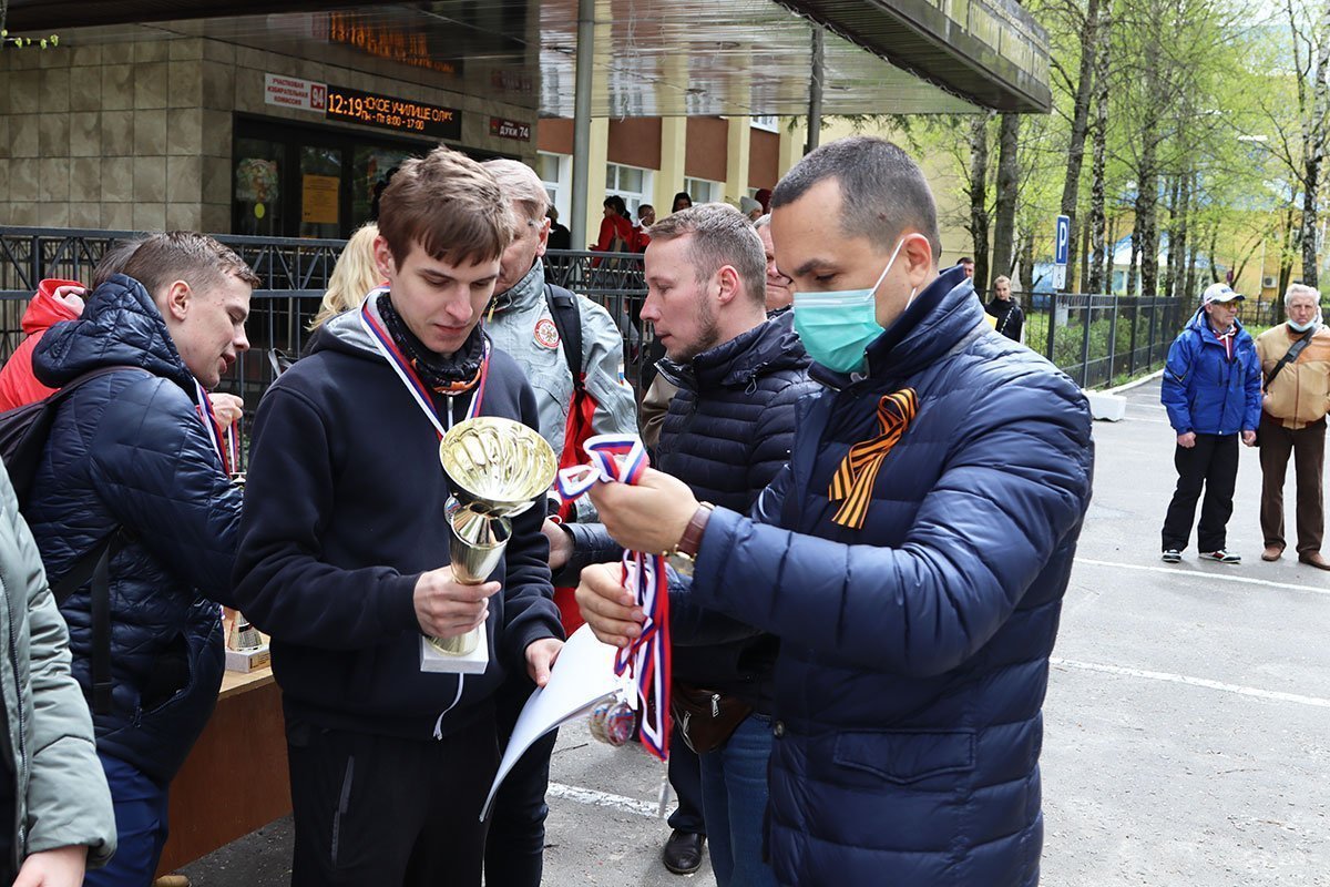 В Брянске прошла 76-я легкоатлетическая эстафета «Дорогами памяти» |  09.05.2021 | Брянск - БезФормата