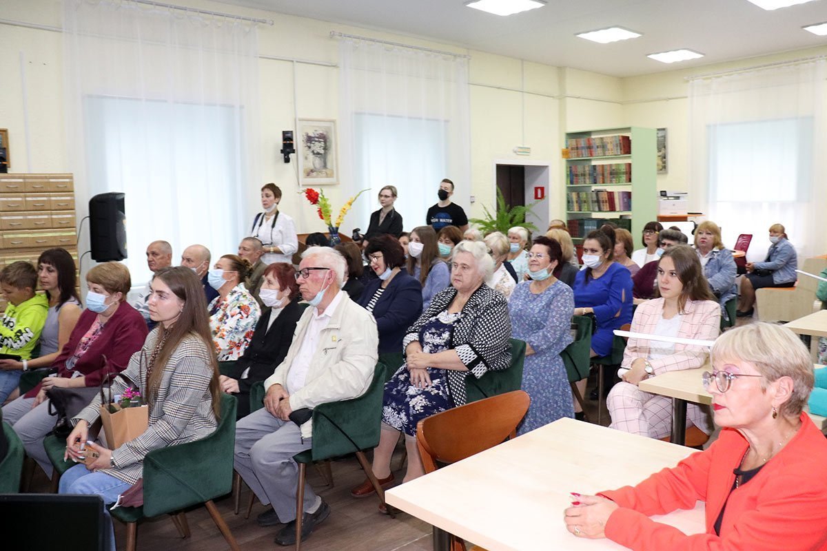 Электричка брянск бордовичи. Модельная библиотека в Бордовичи. Школа Бордовичи.