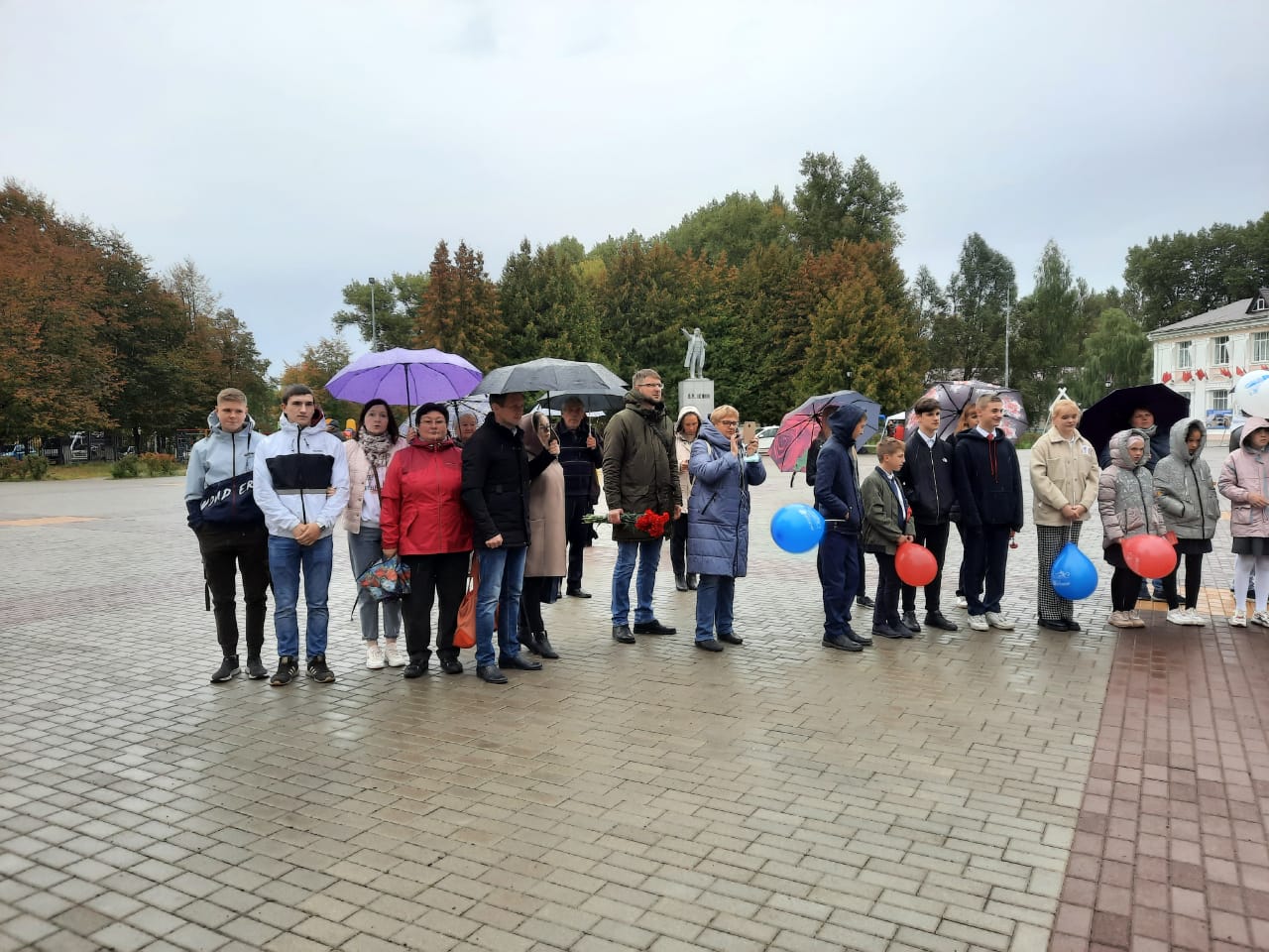 Бык радица крыловка. Радица Крыловка Брянск. Бык Радица Крыловка Брянск. Озеро Радица Крыловка.