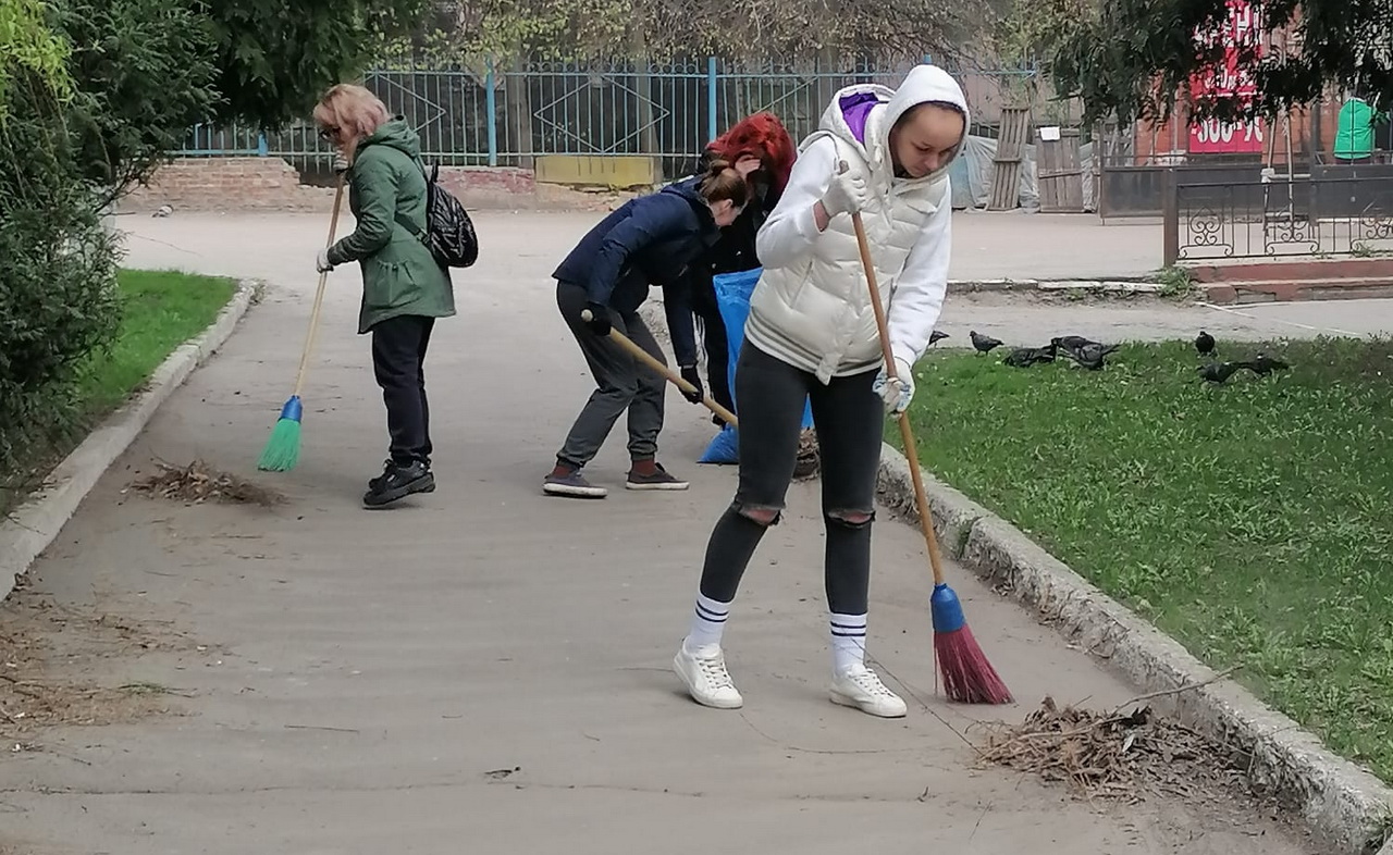 22 апреля в Брянске прошёл второй общегородской субботник | 22.04.2023 |  Брянск - БезФормата