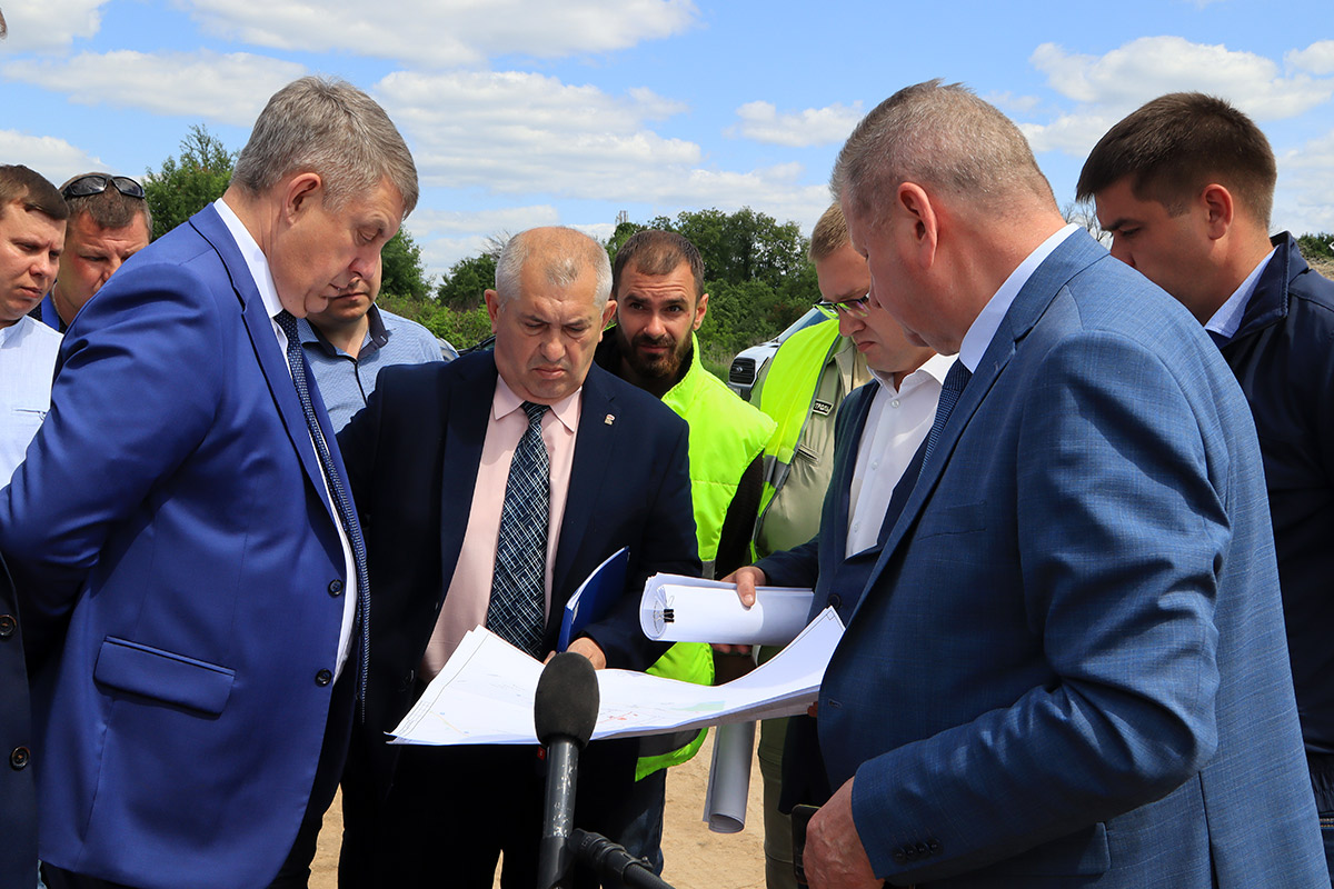 Работы на улице Ильи Иванова в Брянске продолжаются - Брянская городская  администрация