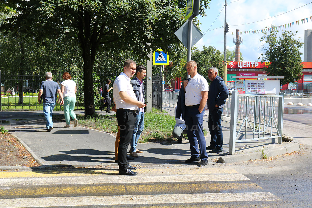 В Брянске отремонтировали подъезд к ДК Медведева - Брянская городская  администрация