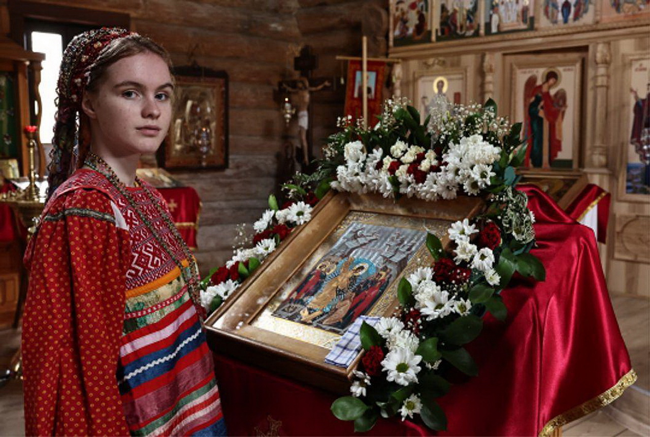 Платок, рубаха, воротник. Брянцам показали народные костюмы - Брянская  городская администрация