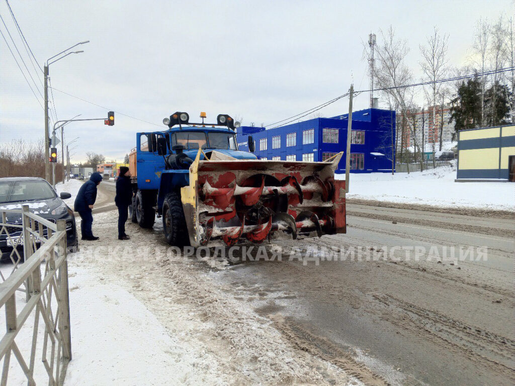 С начала января дорожники вывезли 5 600 т снега | 12.01.2024 | Брянск -  БезФормата