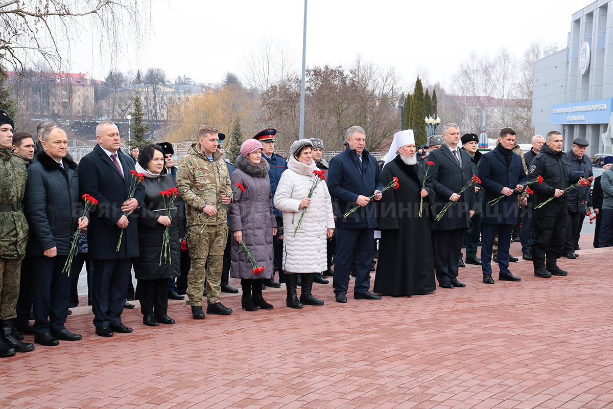 Подвигу десантников 6-й роты исполнилось 24 года - Брянская городская  администрация