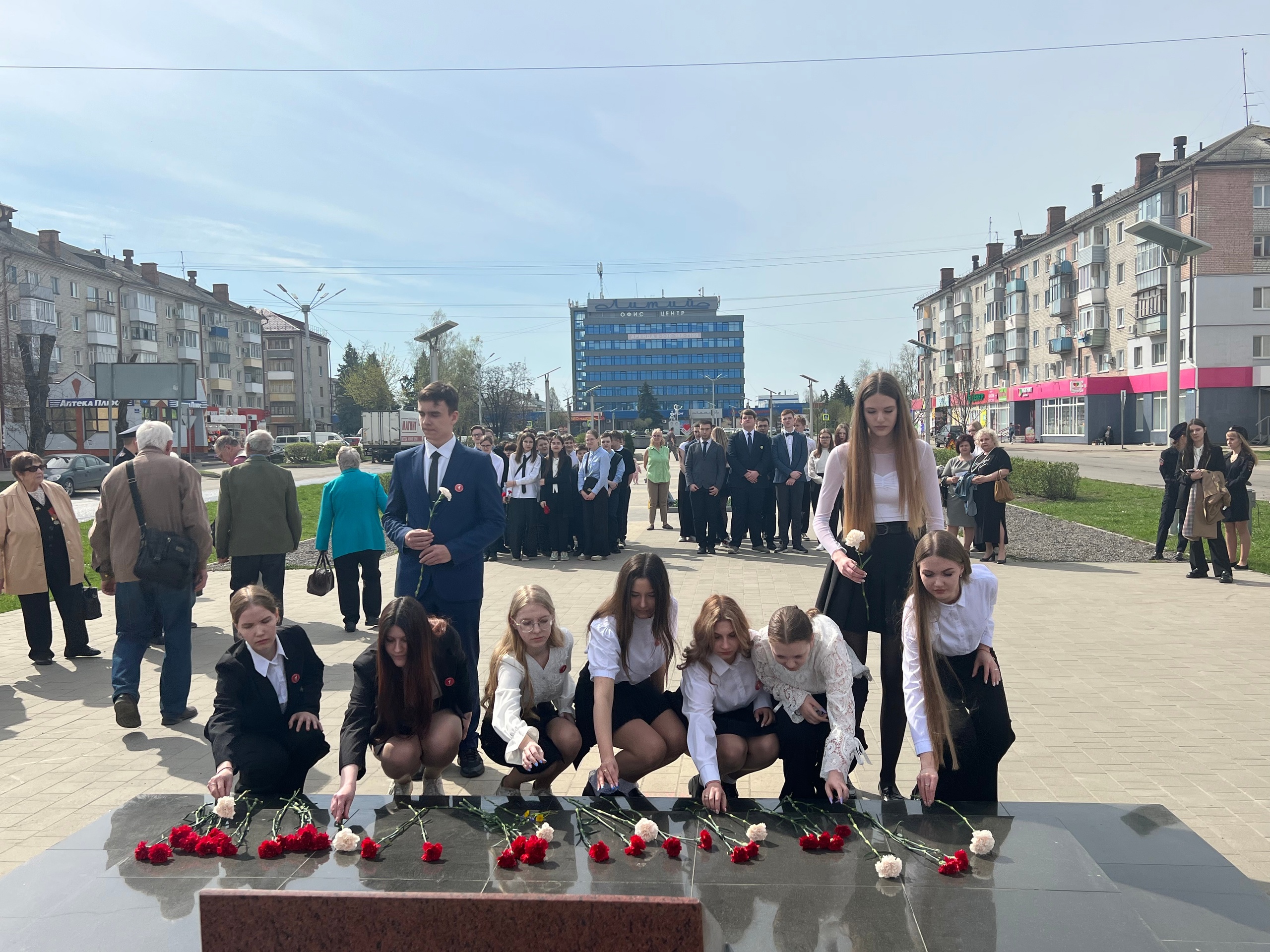 В Брянске вспоминают узников фашистских концлагерей | 11.04.2024 | Брянск -  БезФормата