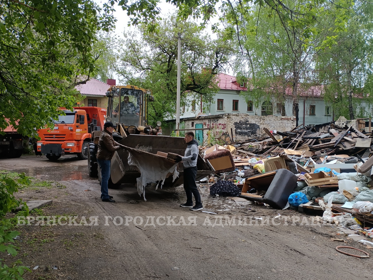 Всероссийский субботник: Фокинский район - Брянская городская администрация